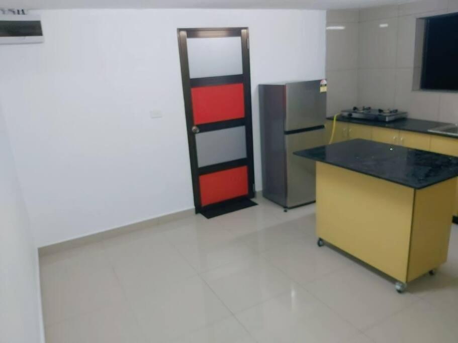 Barrett Accommodation Apartment Сува Экстерьер фото