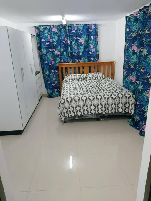 Barrett Accommodation Apartment Сува Экстерьер фото