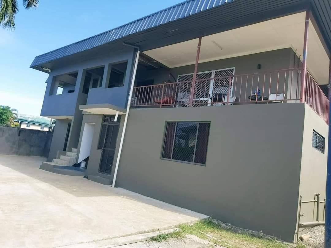 Barrett Accommodation Apartment Сува Экстерьер фото